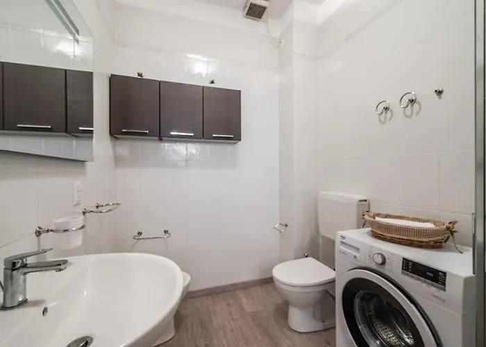 Center Near The Sea With Terrace Free Parking Ac Wifi Apartment *